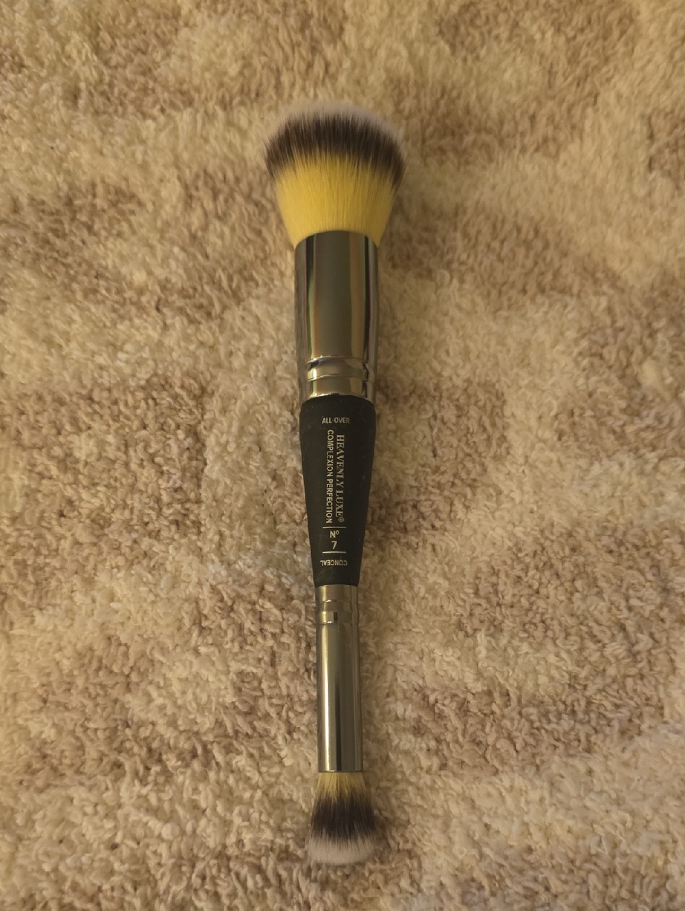 iT Cosmetics Heavenly Luxe No 7 All Over Complexion Perfection Brush ~ Brand NEW